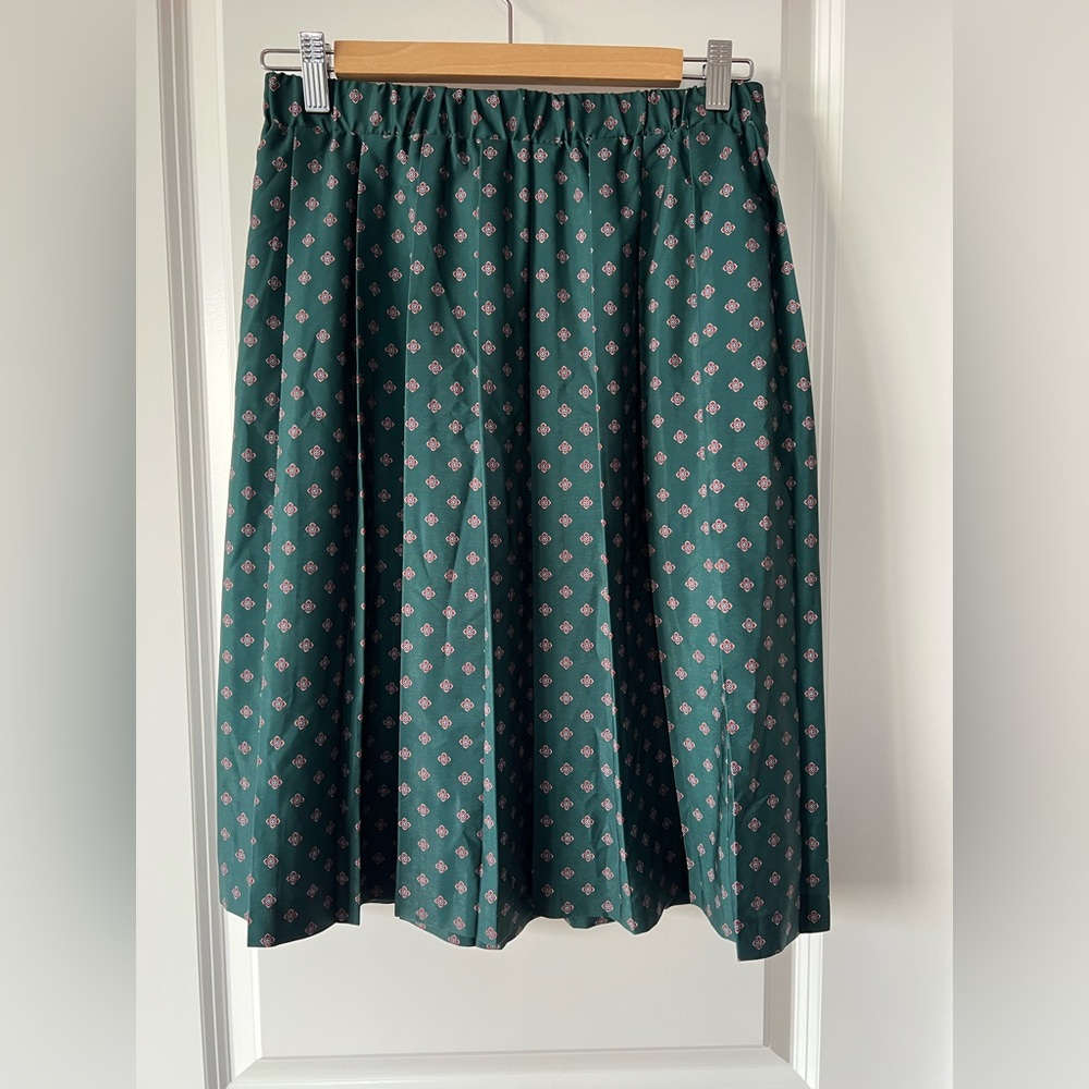 Urban Outfitters green skirt with pattern
